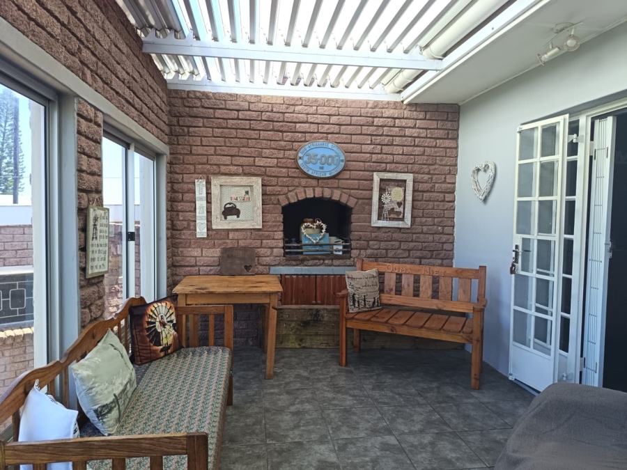 4 Bedroom Property for Sale in Vanes Estate Eastern Cape